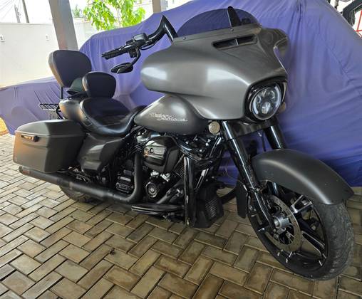 HARLEY-DAVIDSON STREET GLIDE 
